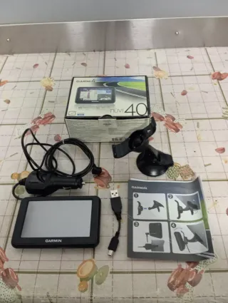 Navigatore Garmin nuvi 40