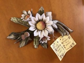 Decorazione floreale in porcellana Capodimonte