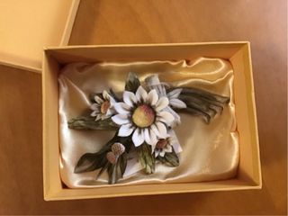 Decorazione floreale in porcellana Capodimonte