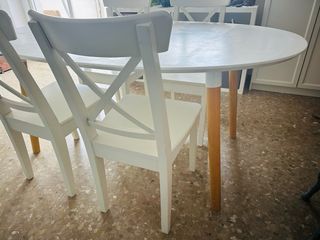 Urge! Mesa y 4 Sillas Comedor Blancas
