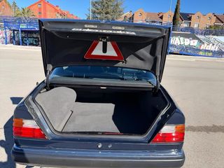 Mercedes-Benz PULLMAN 260E 1992
