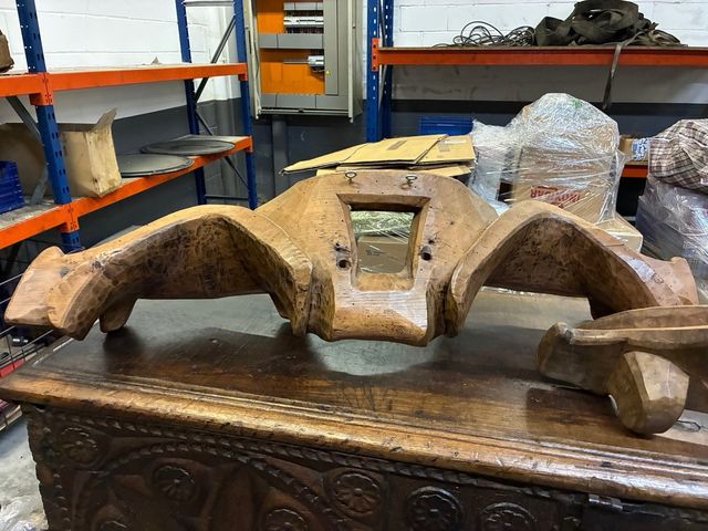 Yugo antiguo de madera tallada 2 unidades de 1100m