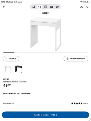 Silla de oficina negra y escritorio madera