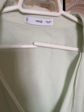 Blusa Mango verde cruzada