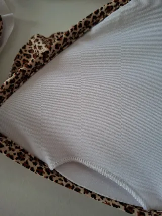 Top Bikini Animal Print Volantes
