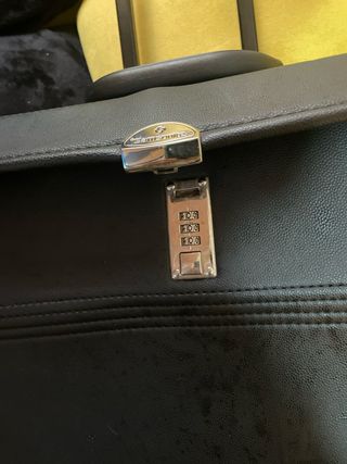 Maletín Samsonite con código de seguridad