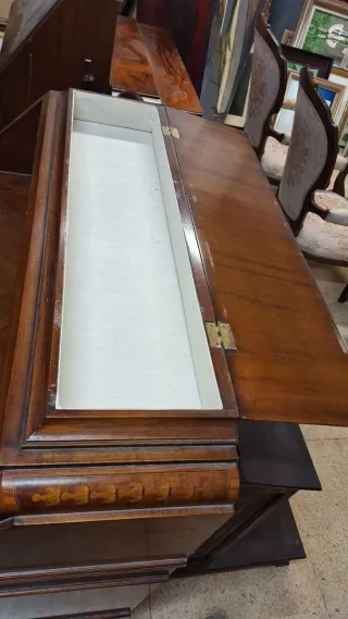 Escritorio bureau antiguo con marquetería