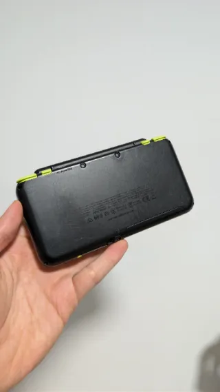 Nintendo New 2DS XL con scatola