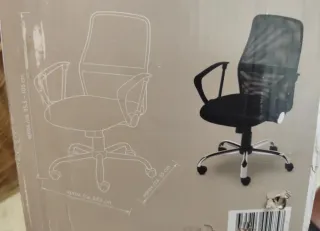 Silla de oficina giratoria negra