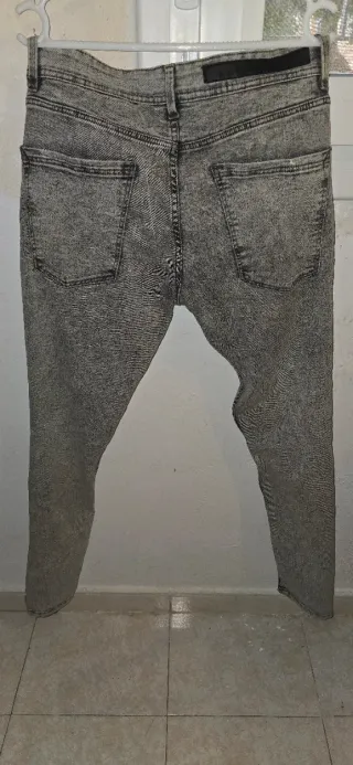 Vaqueros DENIM ESSENTIALS grises hombre