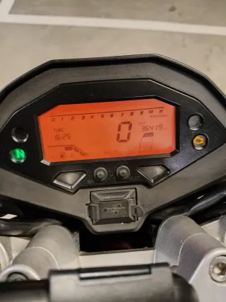 Moto MCBOR 125cc Naked Negra