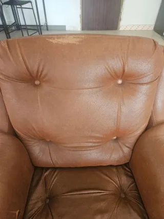 Sillón de piel marrón