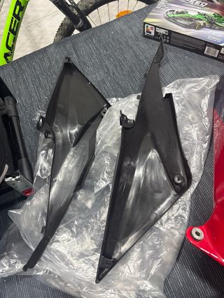 Lote de piezas para  Honda CBR 600RR 2005 Rojo