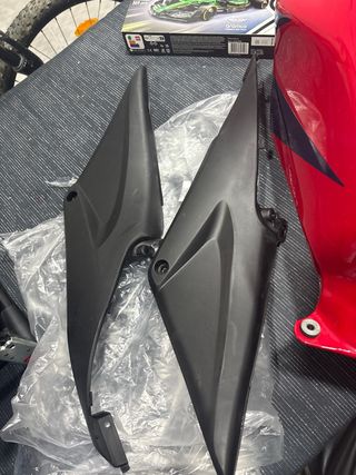 Lote de piezas para  Honda CBR 600RR 2005 Rojo