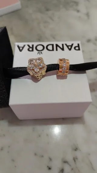 2 Charm Pandora Oro.