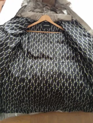 Abrigo largo mujer está nuevo sin estrenar costo