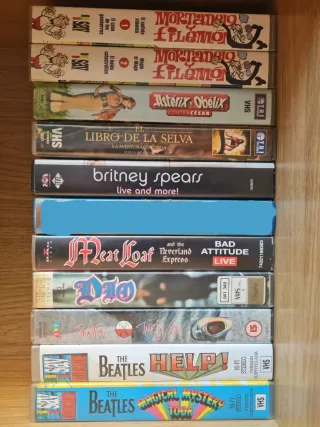 Películas VHS. Musicales y animadas