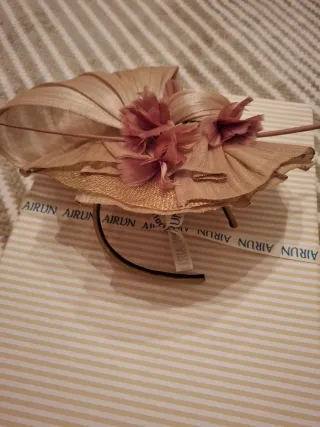 Tocado beige y rosa nuevo