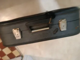 Maleta antigua con llave vintage