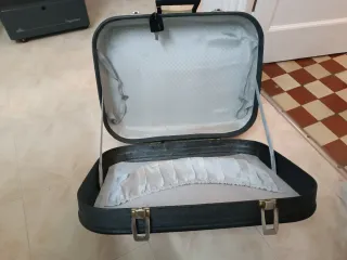 Maleta antigua con llave vintage