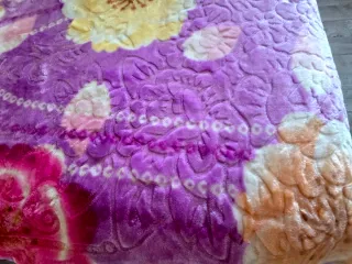 Manta de forro polar con flores y mariposas