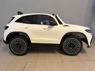 Coche Batería Mercedes Niño Muy poco uso.