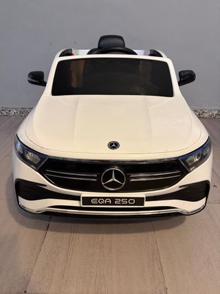 Coche Batería Mercedes Niño Muy poco uso.