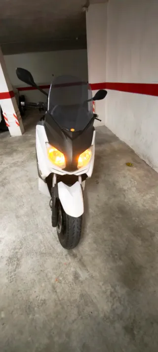 Yamaha X-MAX 250 Scooter 2010 Blanca
