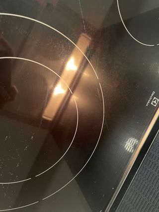 Placa de inducción Electrolux con cristal roto