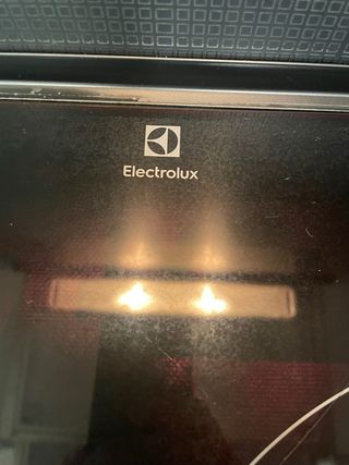 Placa de inducción Electrolux con cristal roto