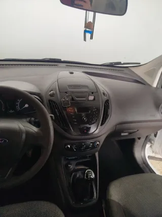 Ford Transit Courier 2016