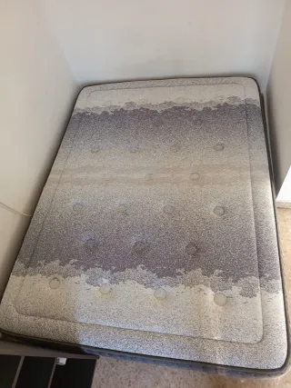 Sofá e + mesa m+ colchones cama venta urgente