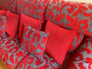 Sofá Vintage Tapizado Rojo y Gris