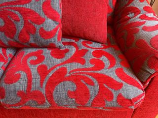 Sofá Vintage Tapizado Rojo y Gris