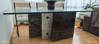 Mesa de diseño cristal y piedra