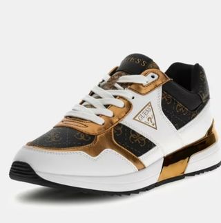 Deportivas Guess doradas y blancas