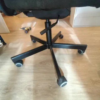 Silla de oficina negra