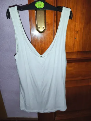 Camiseta tirantes blanca con botones