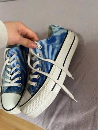 Converse Azul y Blanco