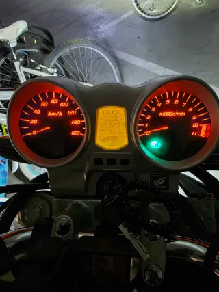 Honda CBF 250 Naked Negra