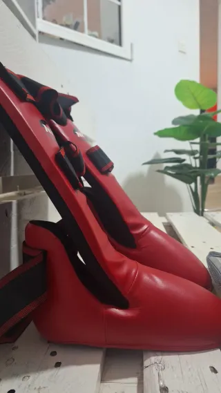 Guantes y espinilleras