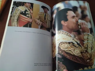 Ortega Cano : traje de luces, traje de cruces