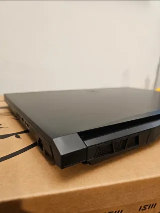 Portátil Gaming MSI Katana GF76