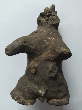 Figura terracota africana antigua