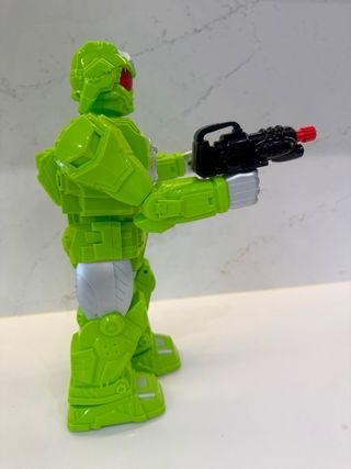 Muñeco Robot Verde Juguete