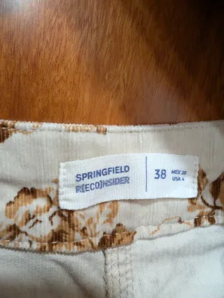 Peto de pana floral beige y marrón