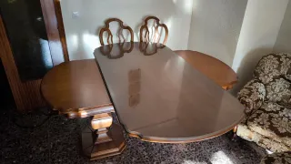 Mesa de comedor de madera y cristal con 6 sillas