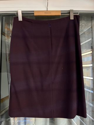 Falda de tubo en color malva de mujer