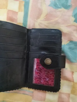 Cartera Desigual mujer negra bordada