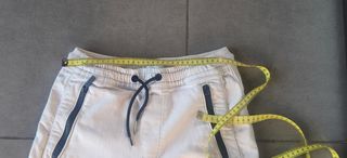 Pantalón blanco con cremallera